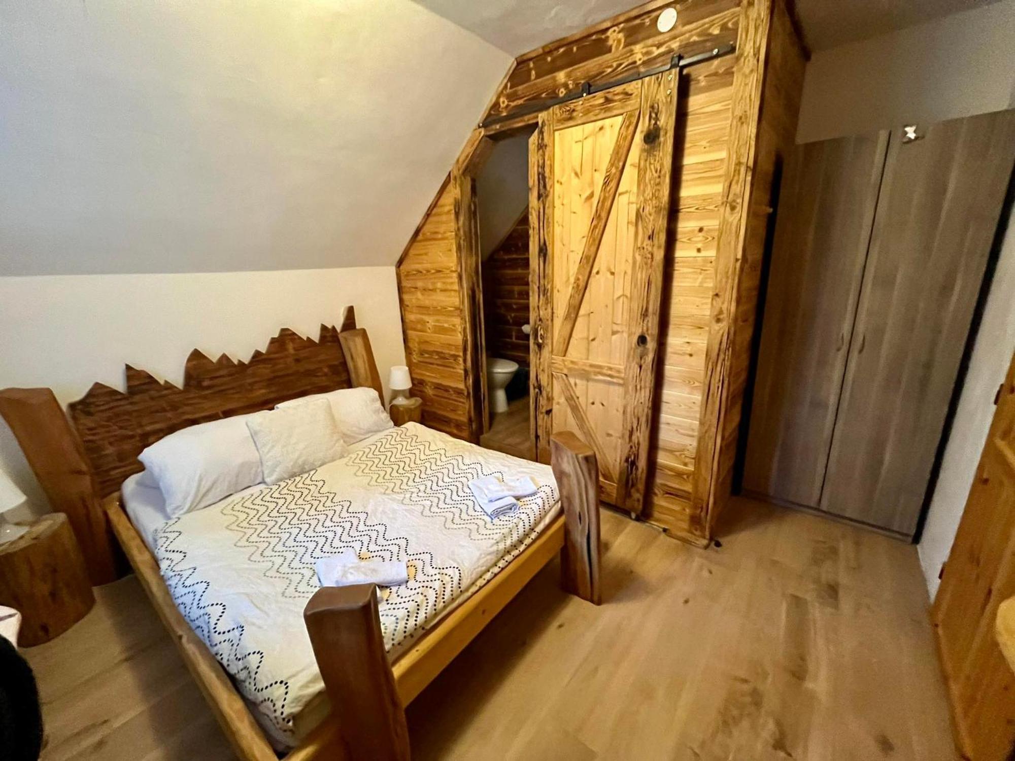 & Restaurant Pod Certakem Guest house Harrachov